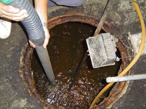 金波乡隔油池清理