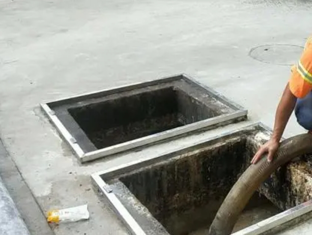 金波乡化粪池清理