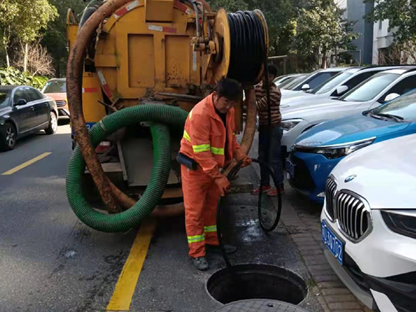 金波乡排污管道清淤