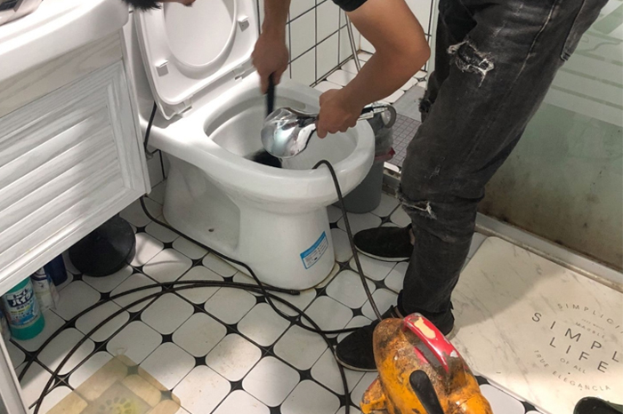 金波乡马桶堵塞自己疏通还是找师傅?专业上门服务让你省时更省心